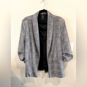 Long line houndstooth blazer w/rouched sleeves